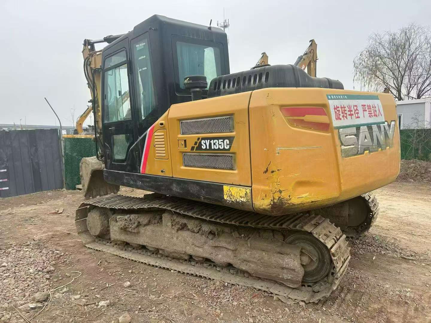 شراء حفارة Sany SY135 مستعملة / 2