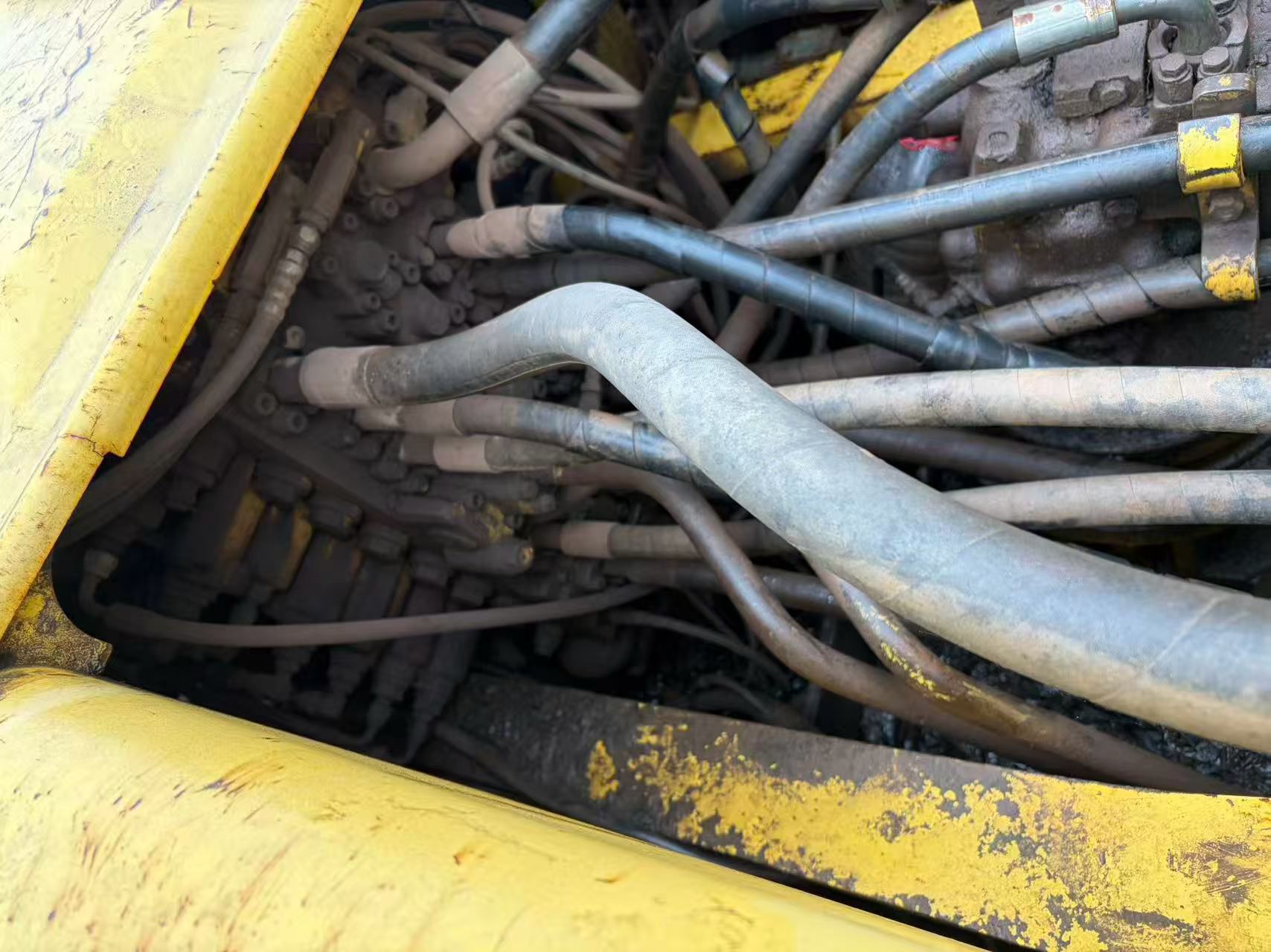 Buy Komatsu PC200-7 Used Excavator / 5