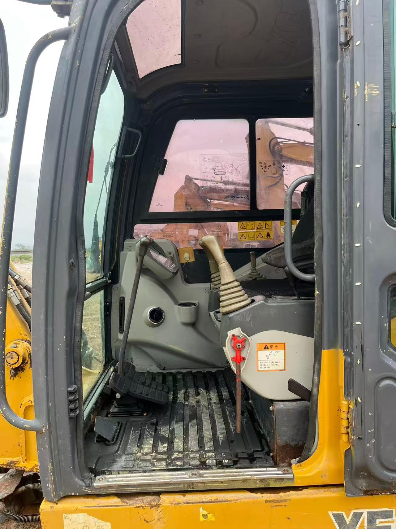 Buy XCMG XE60 Used Excavator / 3