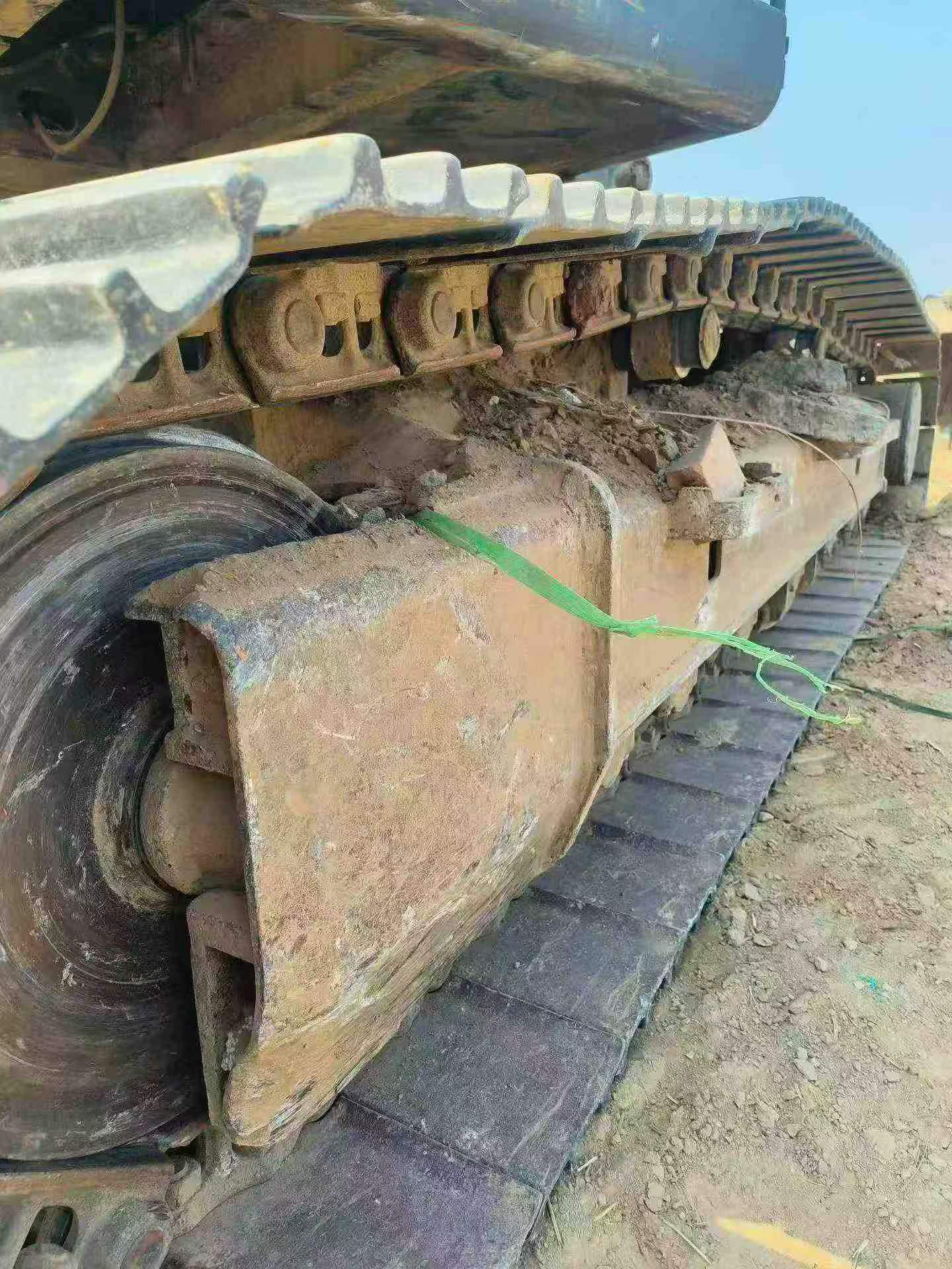 Buy Kobelco SK200 Used Excavator / 4