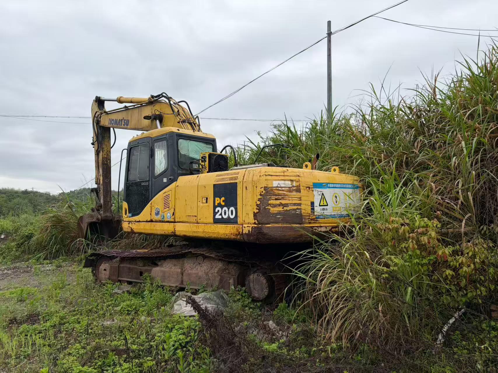 Buy Komatsu PC200-7 Used Excavator / 3