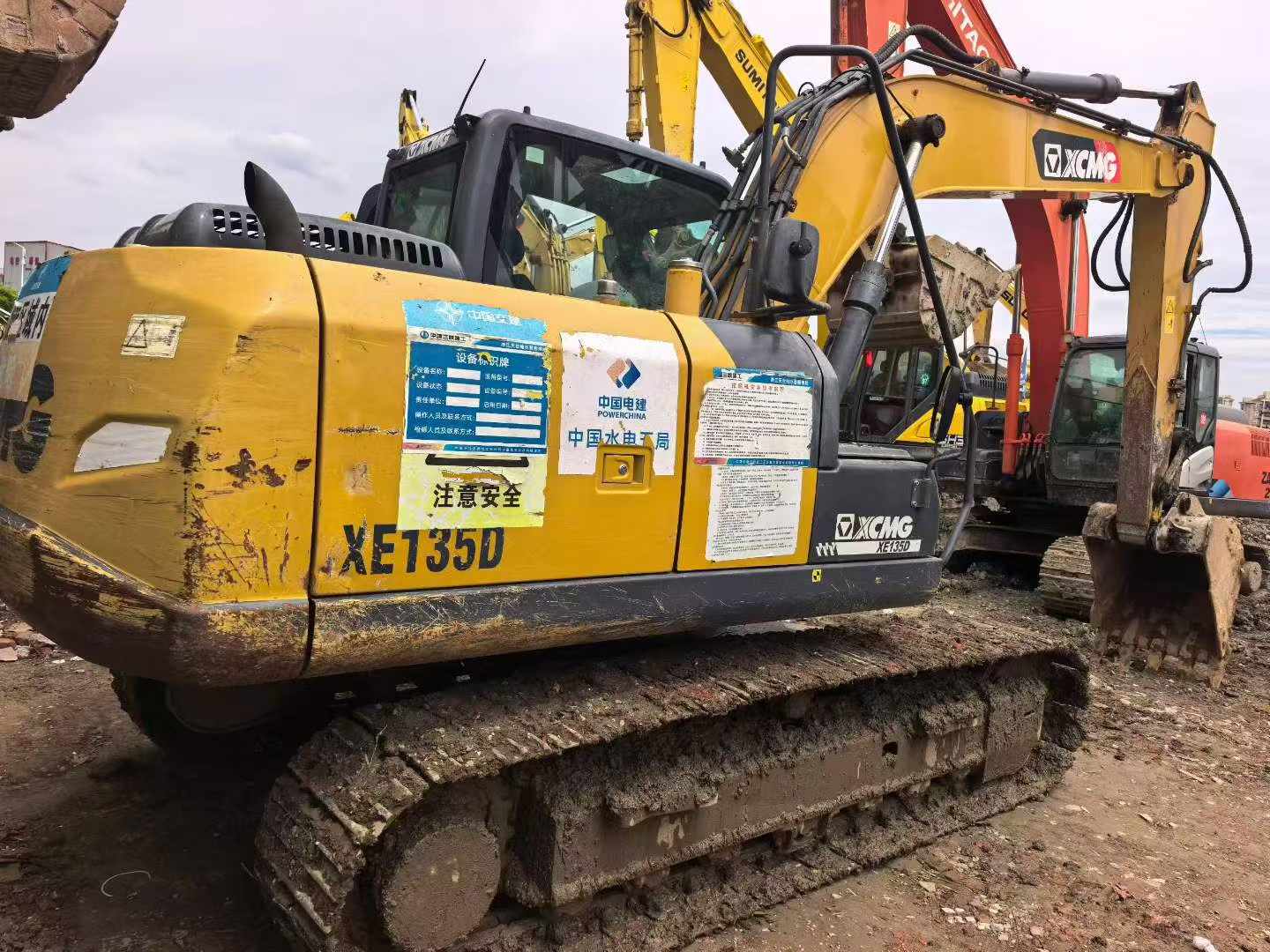 Compre Excavadora XCMG XE135B Usada / 6