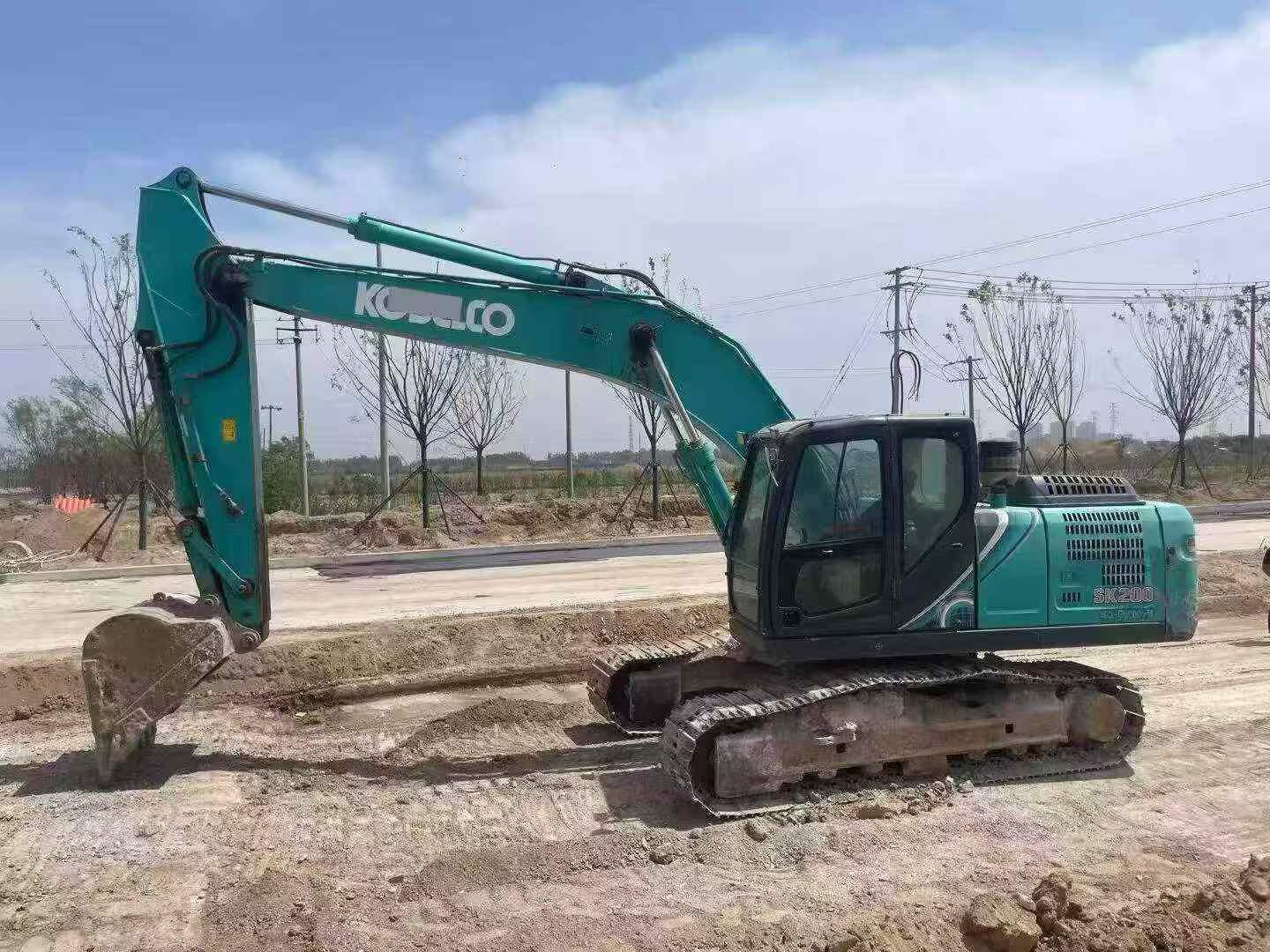 Buy Kobelco SK200 Used Excavator / 6