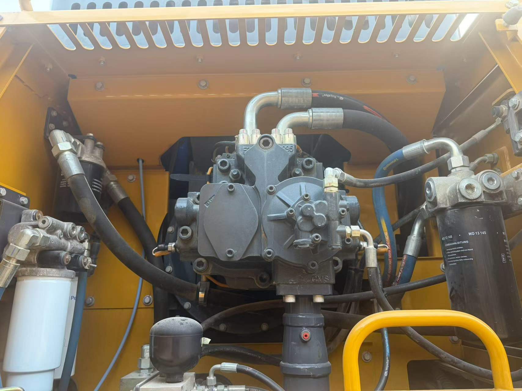 Buy XCMG XE550DK Used Excavator / 3