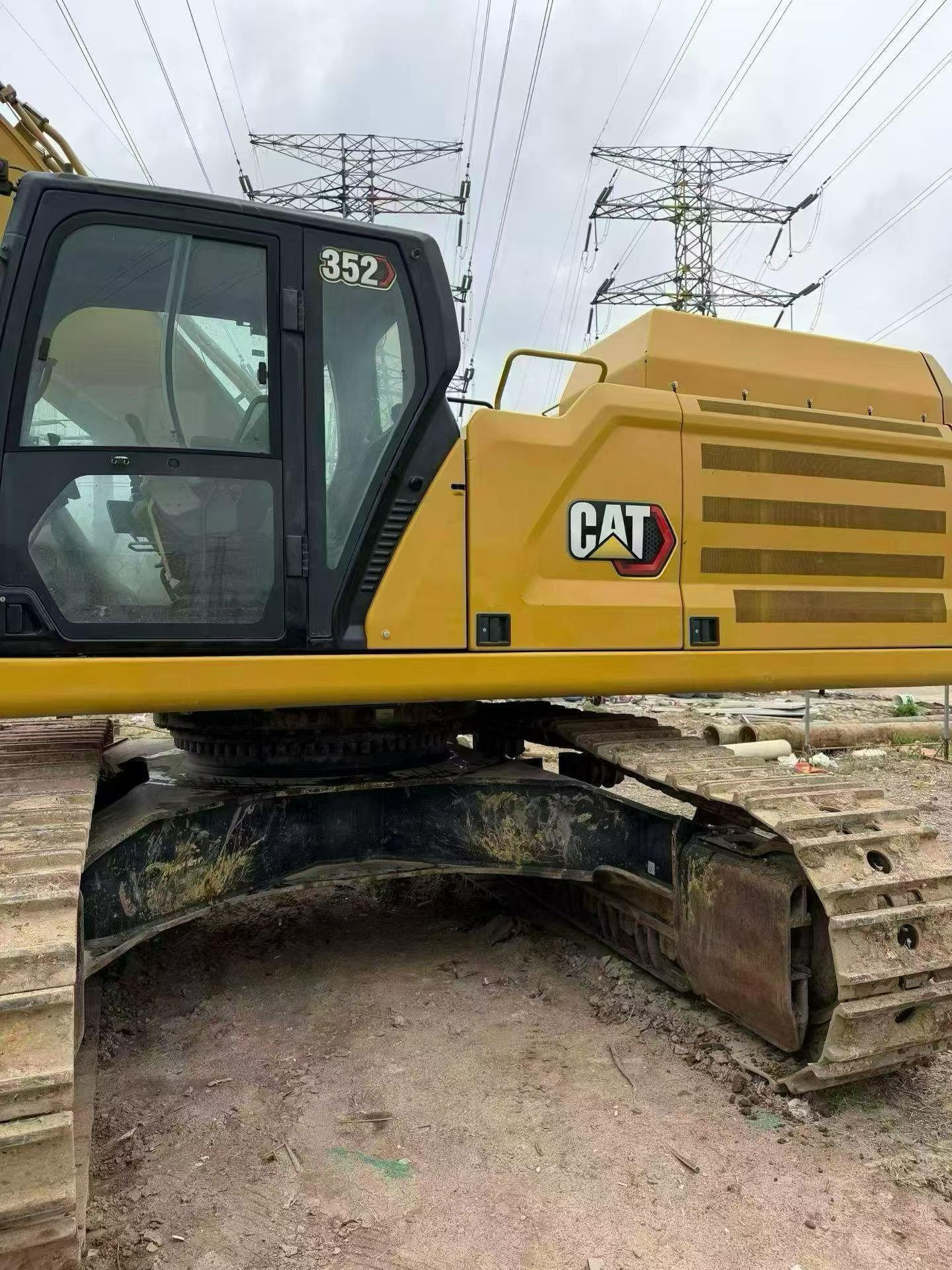 Buy Caterpillar CAT352  Used Excavator / 4