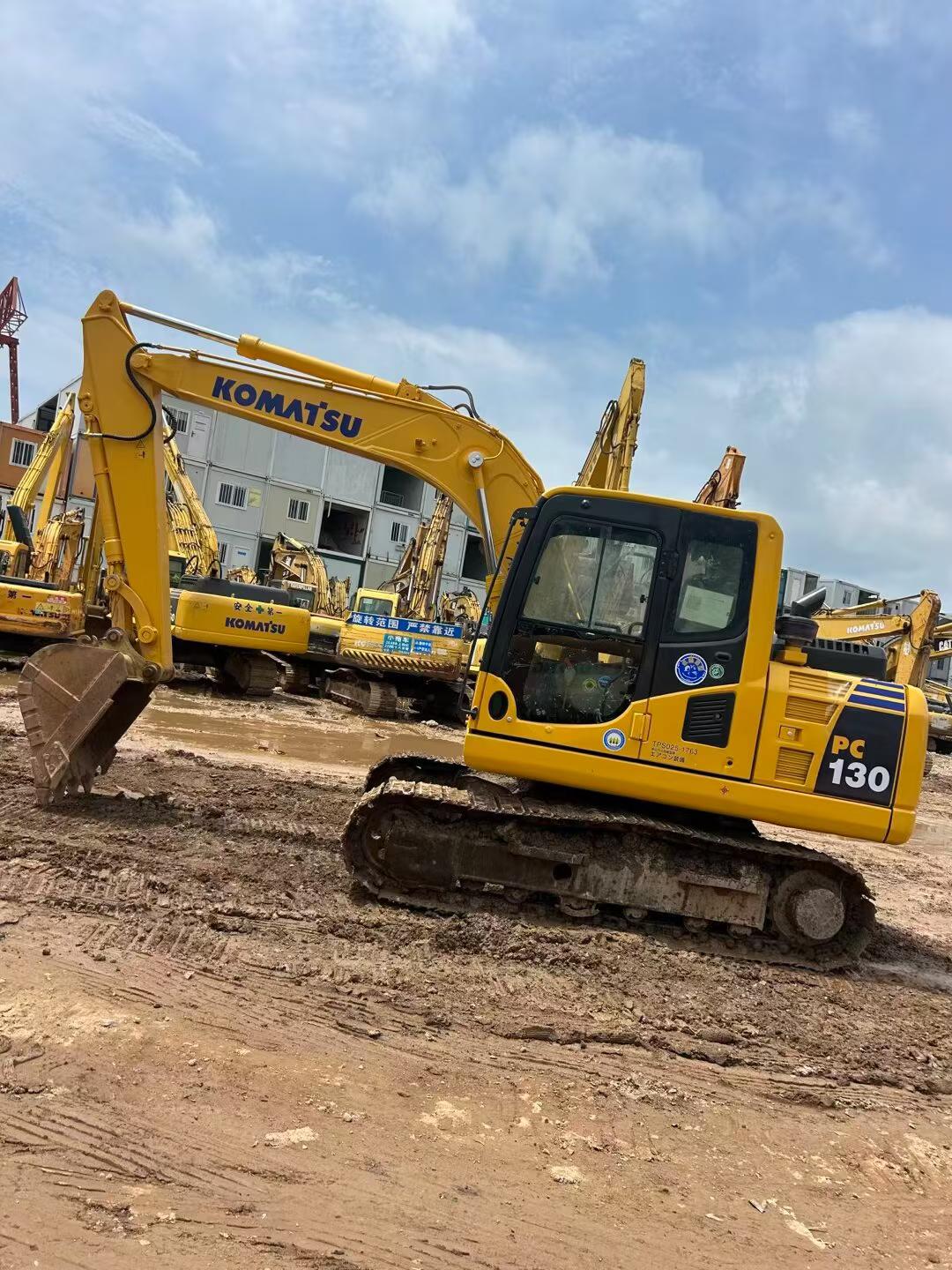 Купить Komatsu PC110-7 Подержанный Экскаватор Купить Komatsu PC110-7 Подержанный Экскаватор