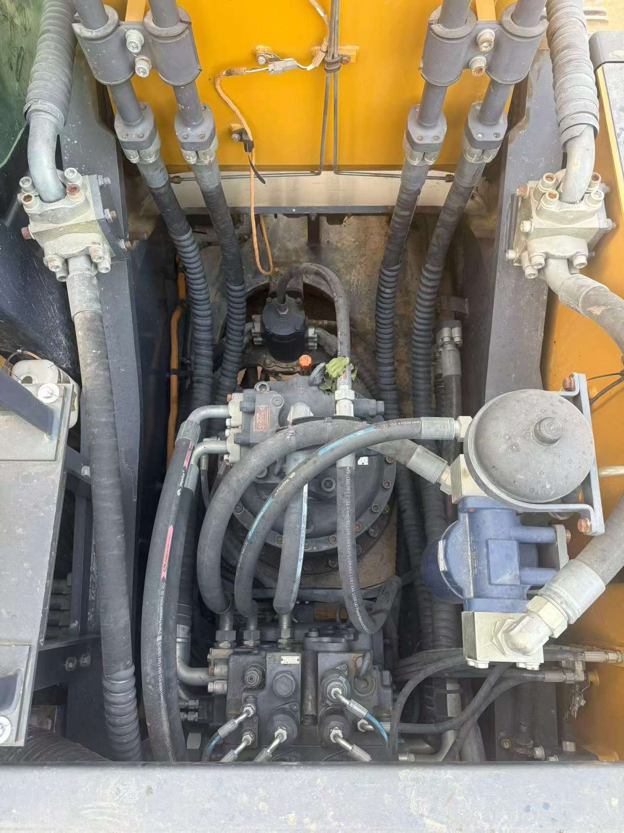 Buy XCMG XE550DK Used Excavator / 8