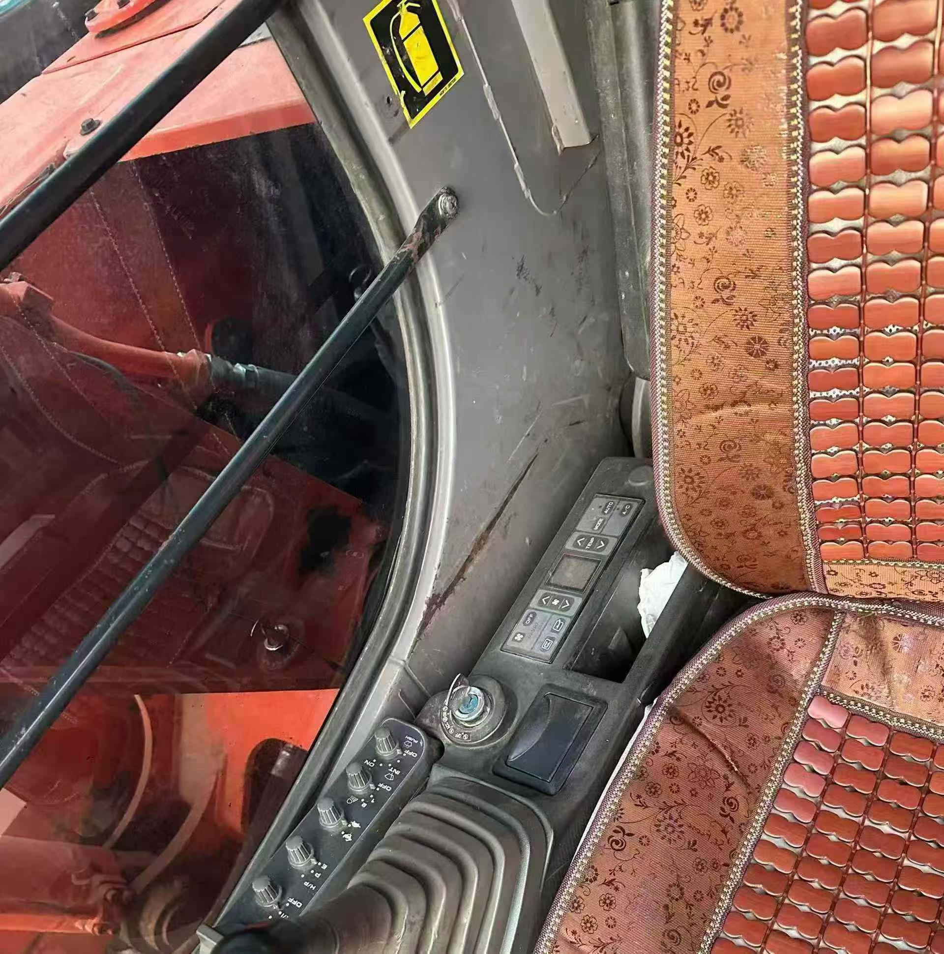 Buy Hitachi EX120-6 Used Excavator / 3