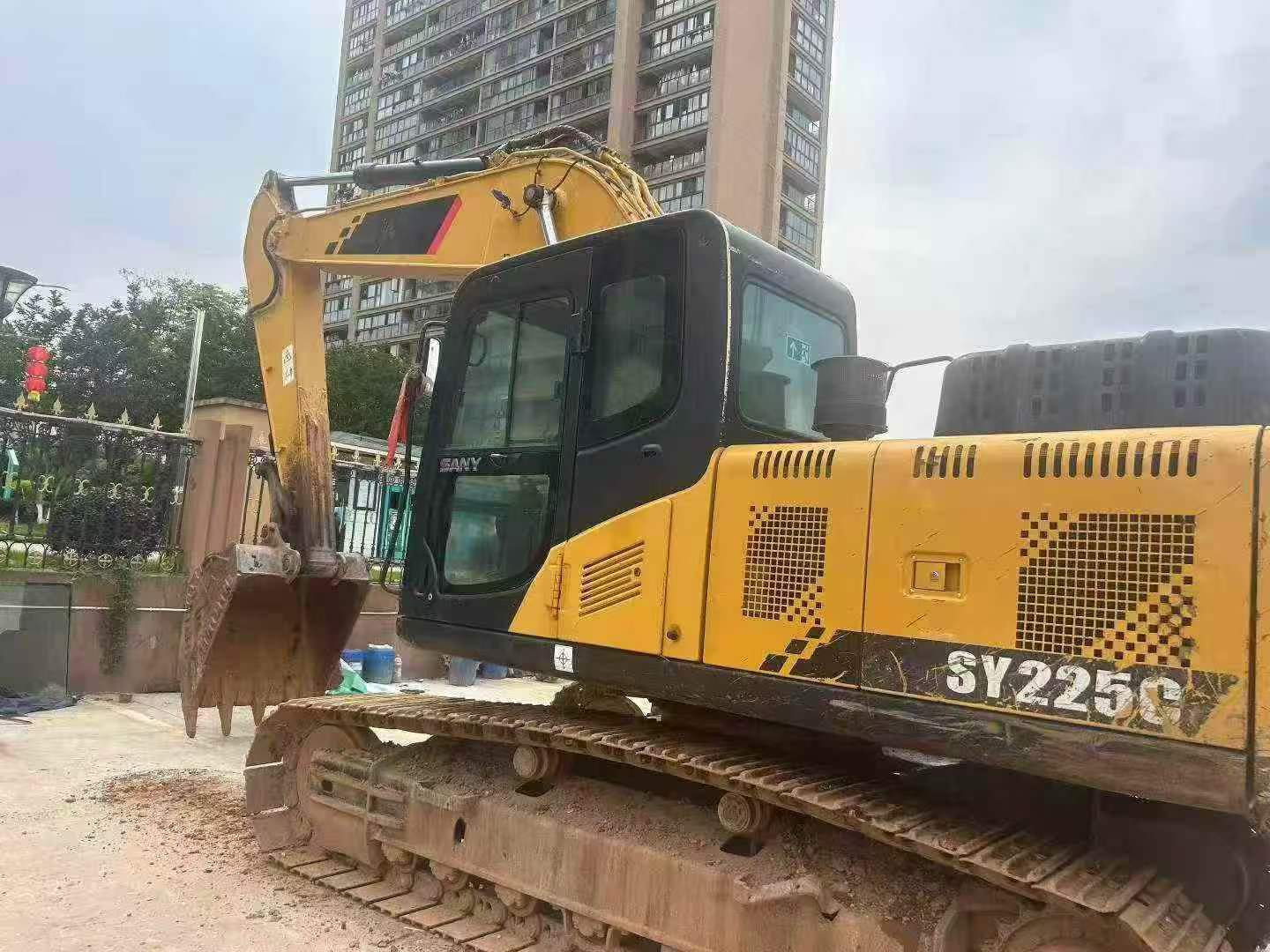 Buy Sany SY205C Used Excavator / 2