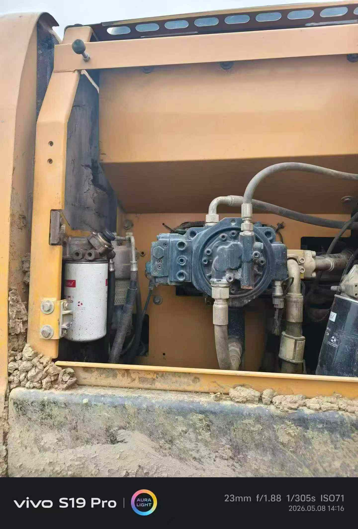Buy Sany SY215C Used Excavator / 8