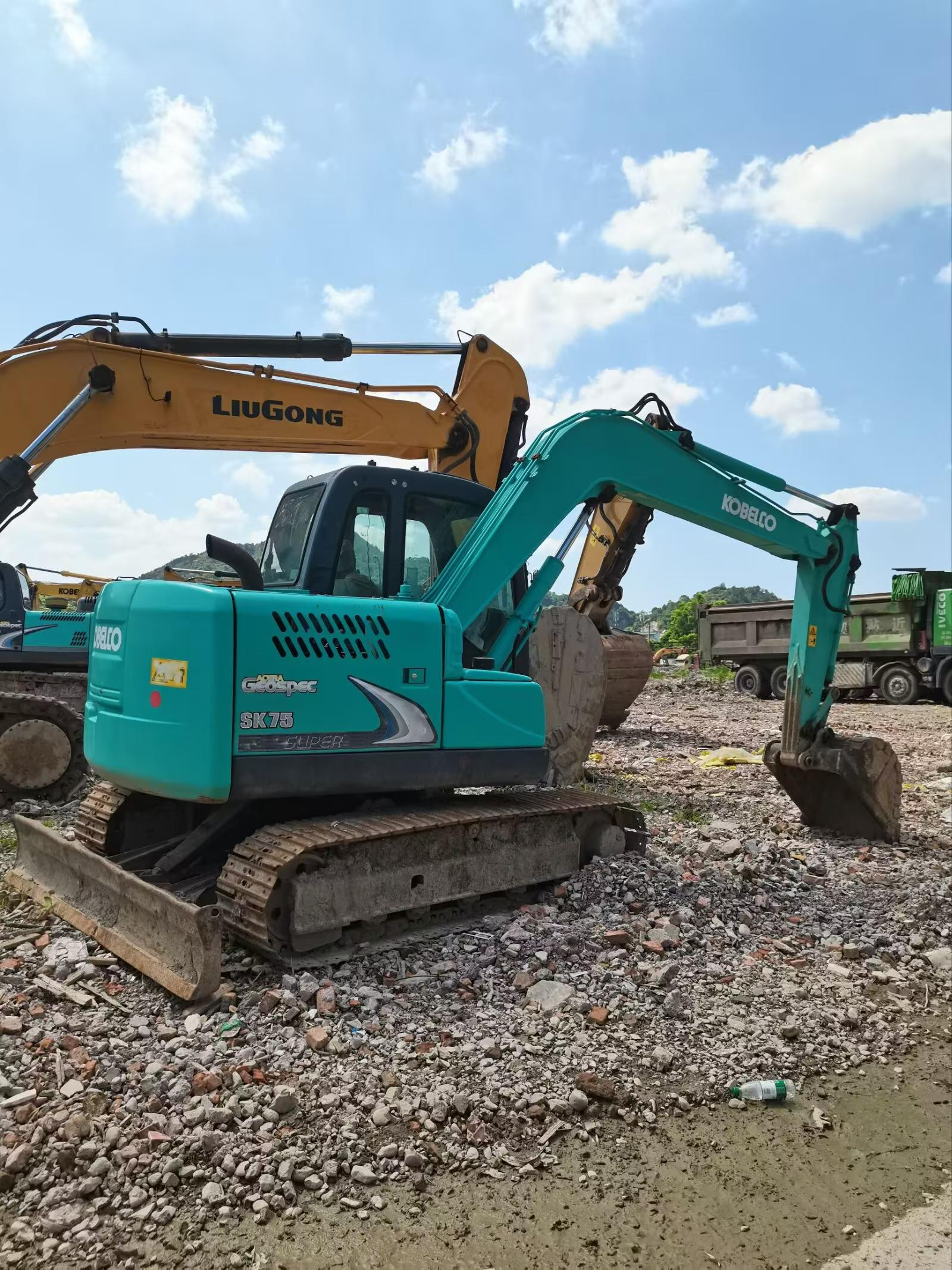 Buy Kobelco SK75 Used Excavator / 2