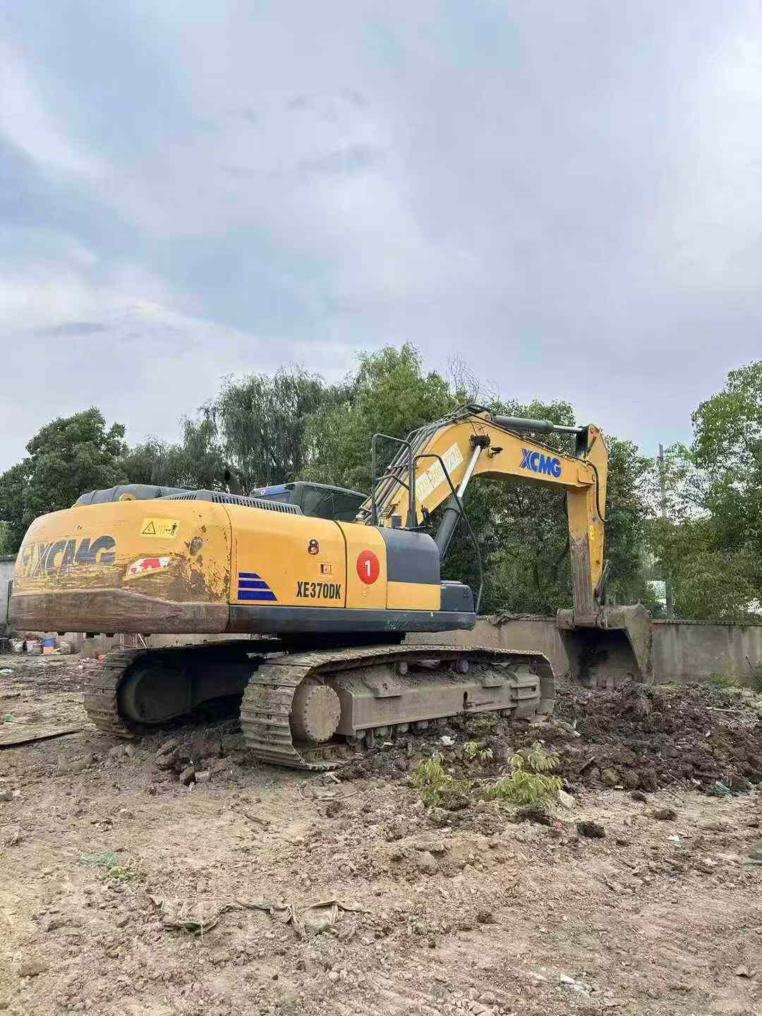 Compre Excavadora XCMG XE370 Usada / 4