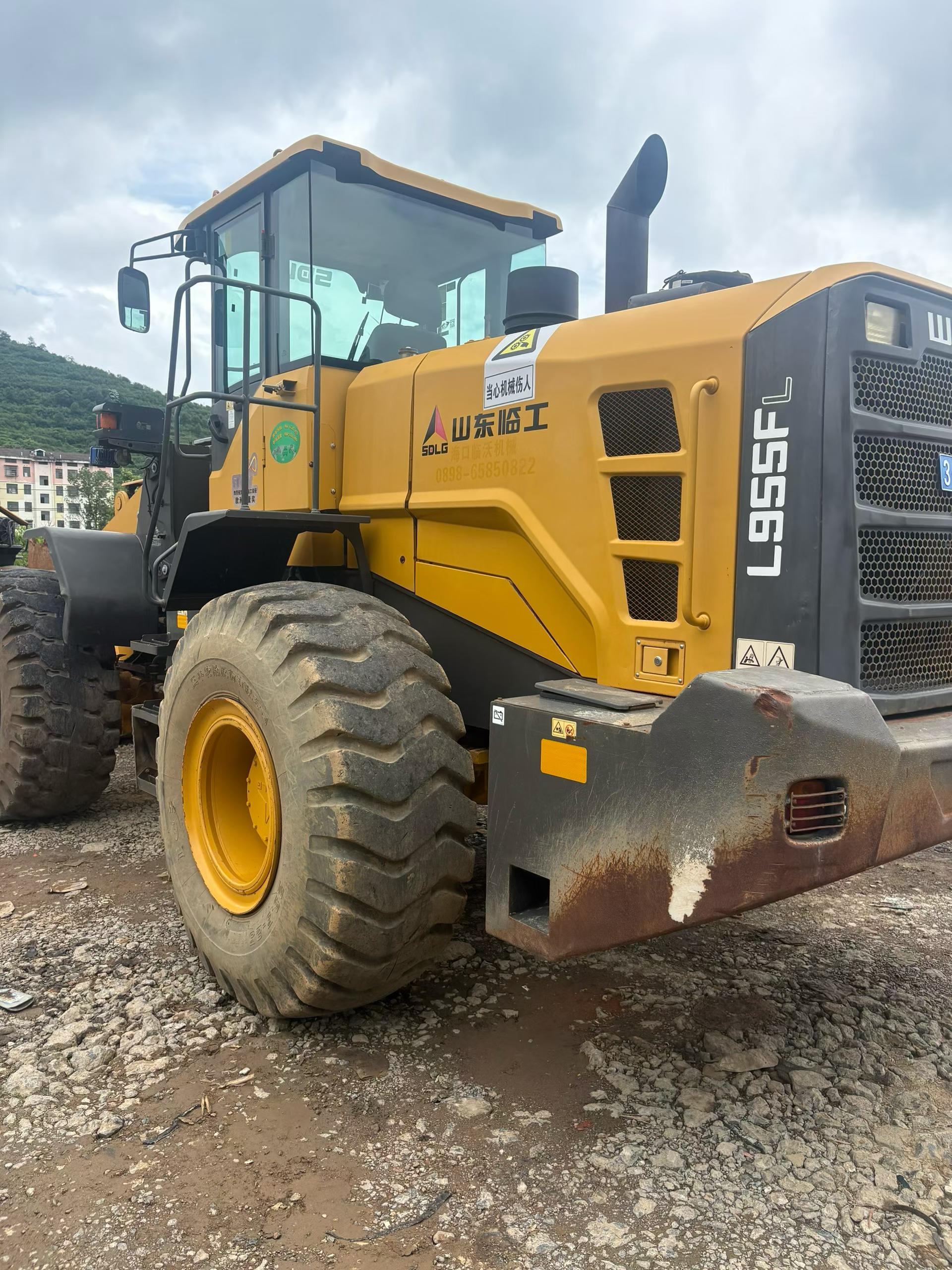 شراء محملة SDLG L955 مستعملة / 2