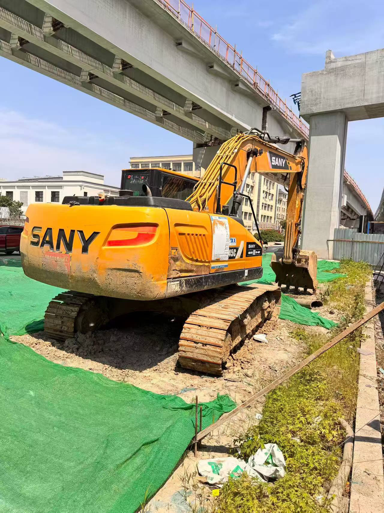 Buy Sany SY215C Used Excavator / 2