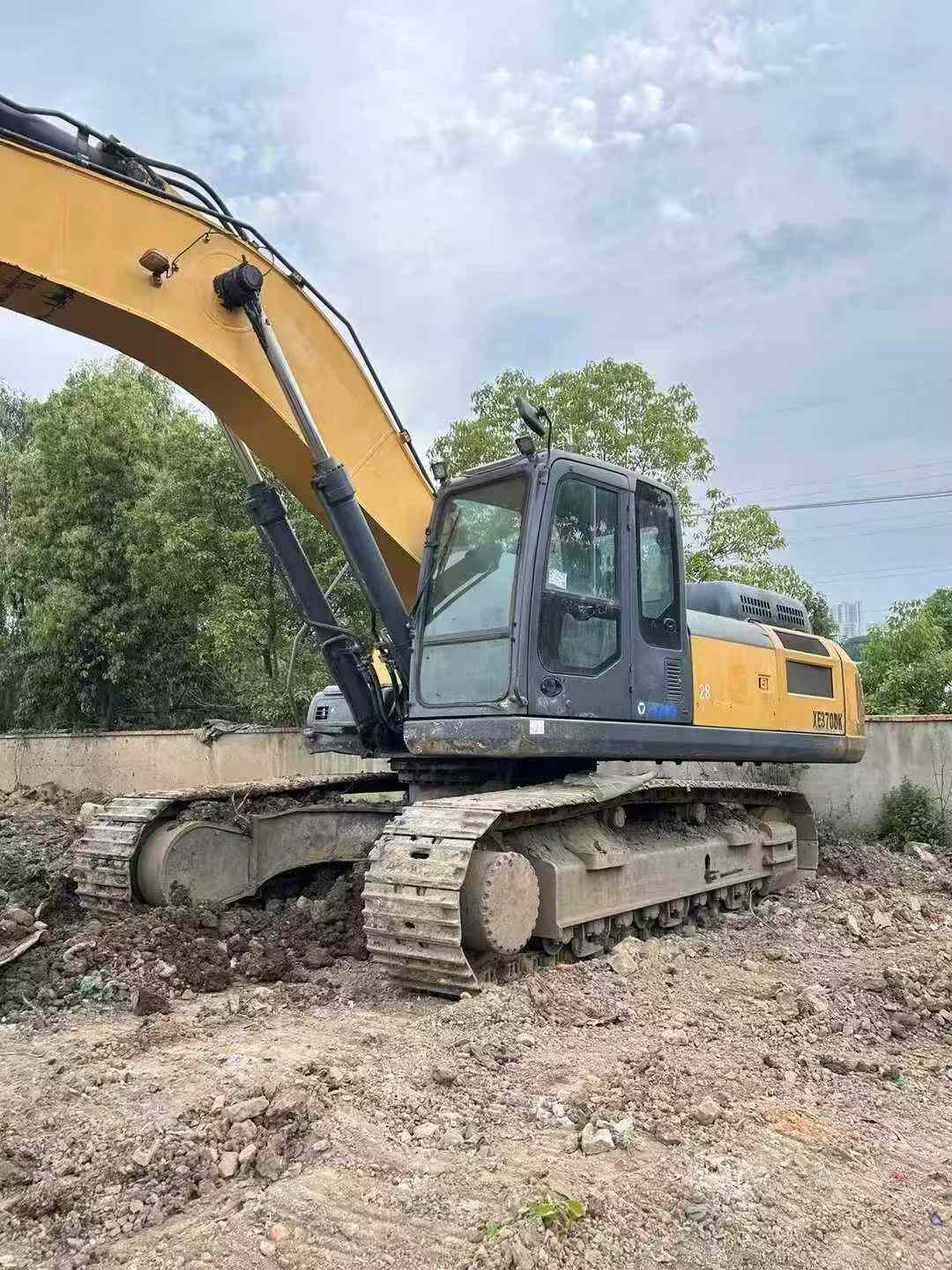 Compre Excavadora XCMG XE370 Usada / 3