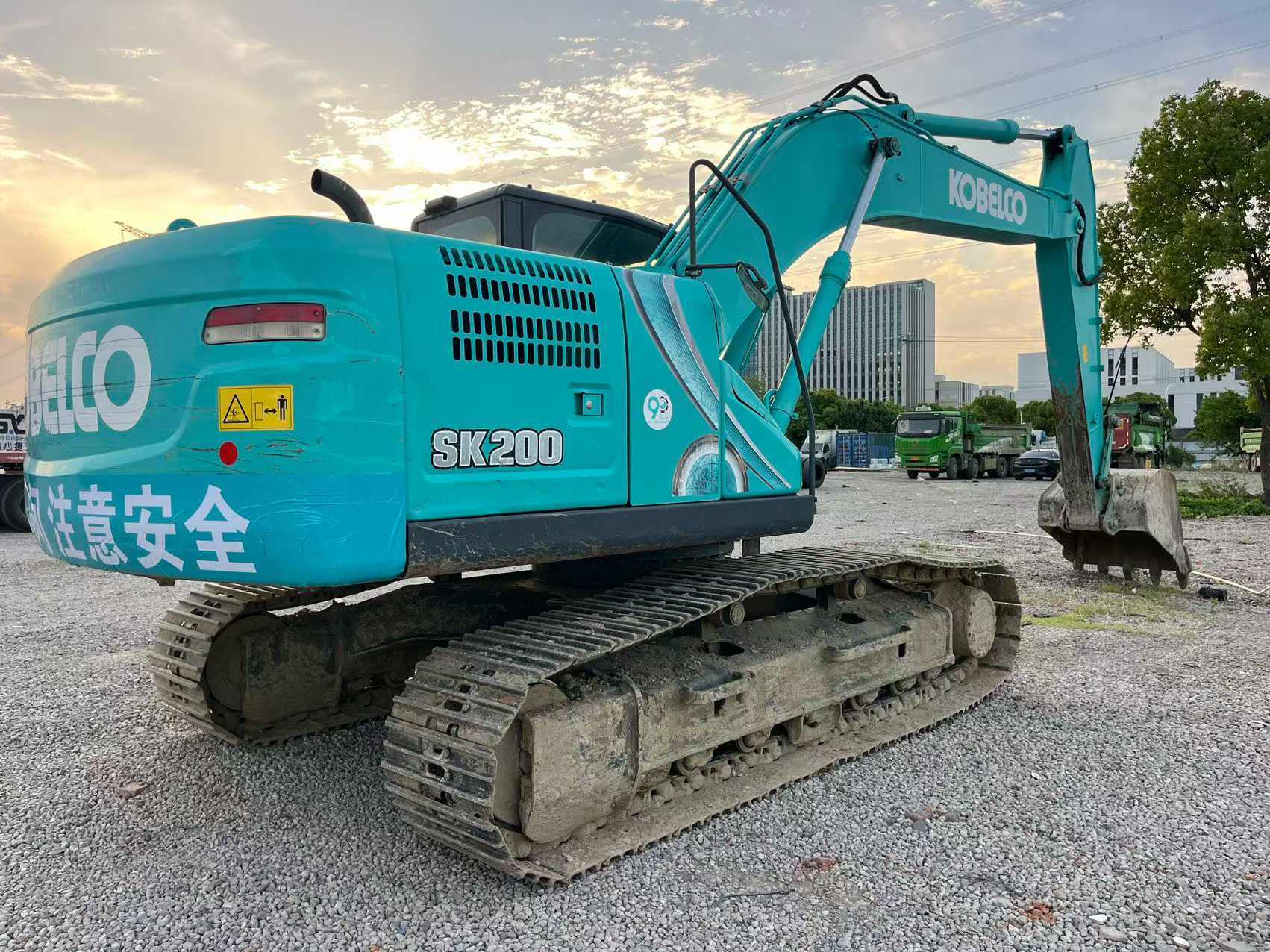 Buy Kobelco SK200 Used Excavator / 3