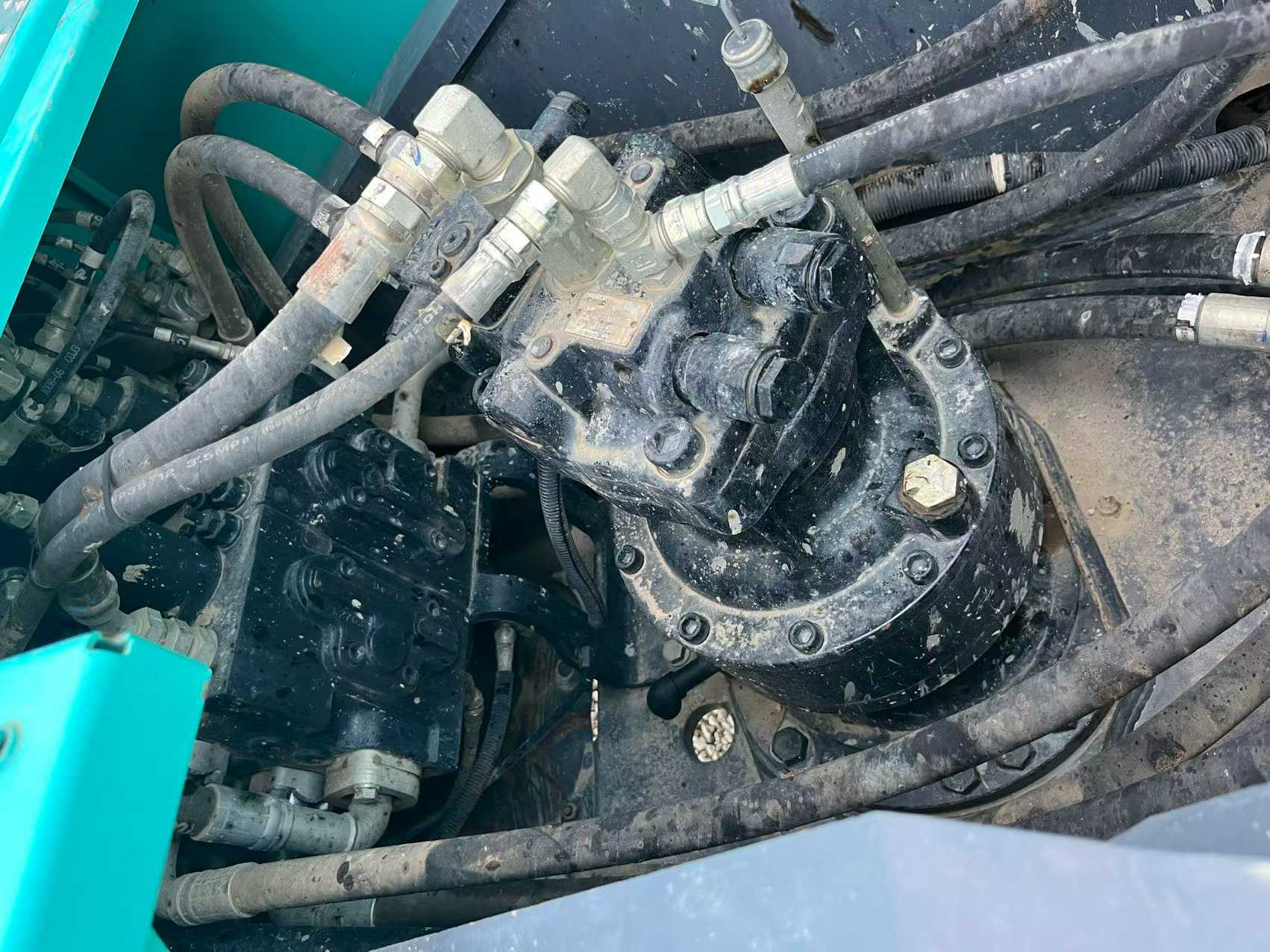 Buy Kobelco SK200 Used Excavator / 5