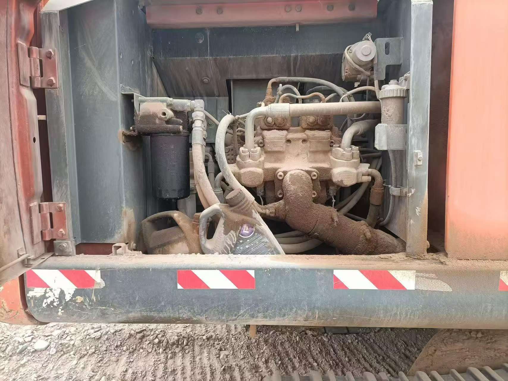Купить Подержанный Экскаватор Hitachi ZX240 / 8