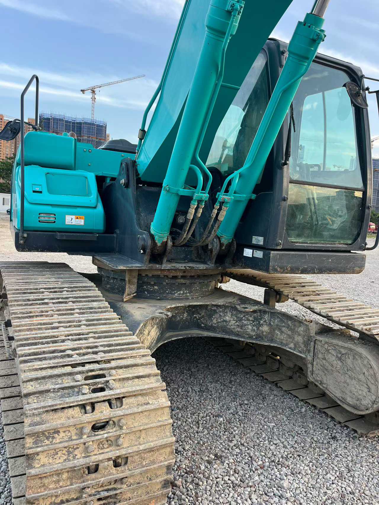 Buy Kobelco SK200 Used Excavator / 6
