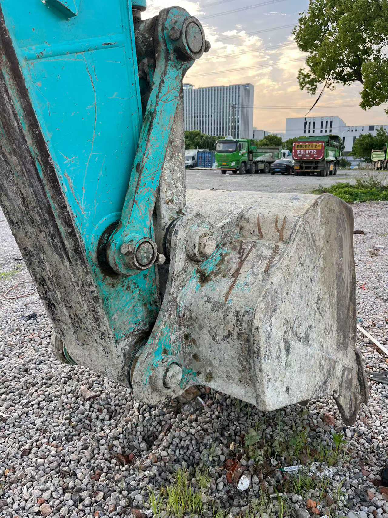 Buy Kobelco SK200 Used Excavator / 9