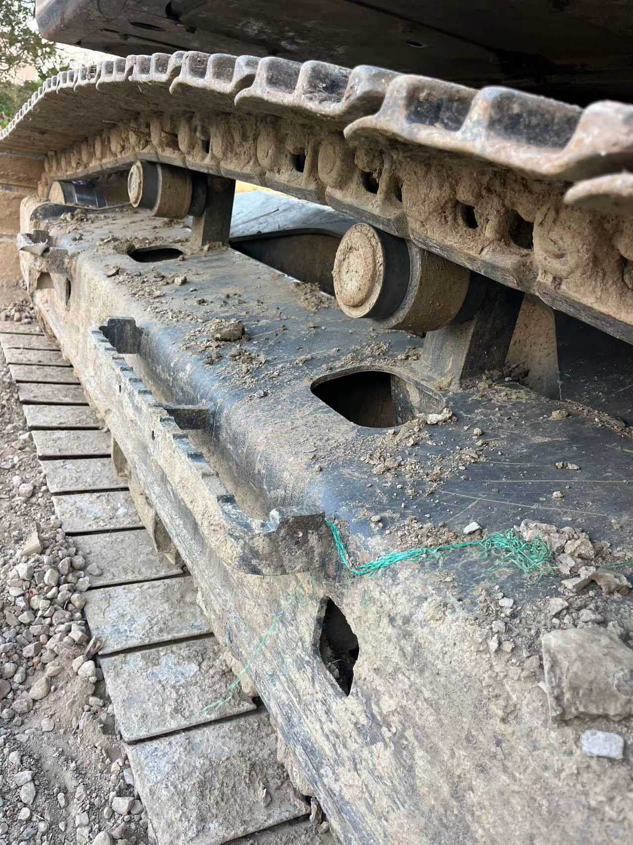 Buy Kobelco SK200 Used Excavator / 8