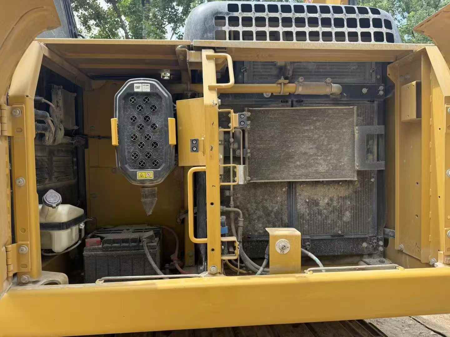 Buy Caterpillar 323 Used Excavator / 9 Buy Caterpillar 323 Used Excavator / 9