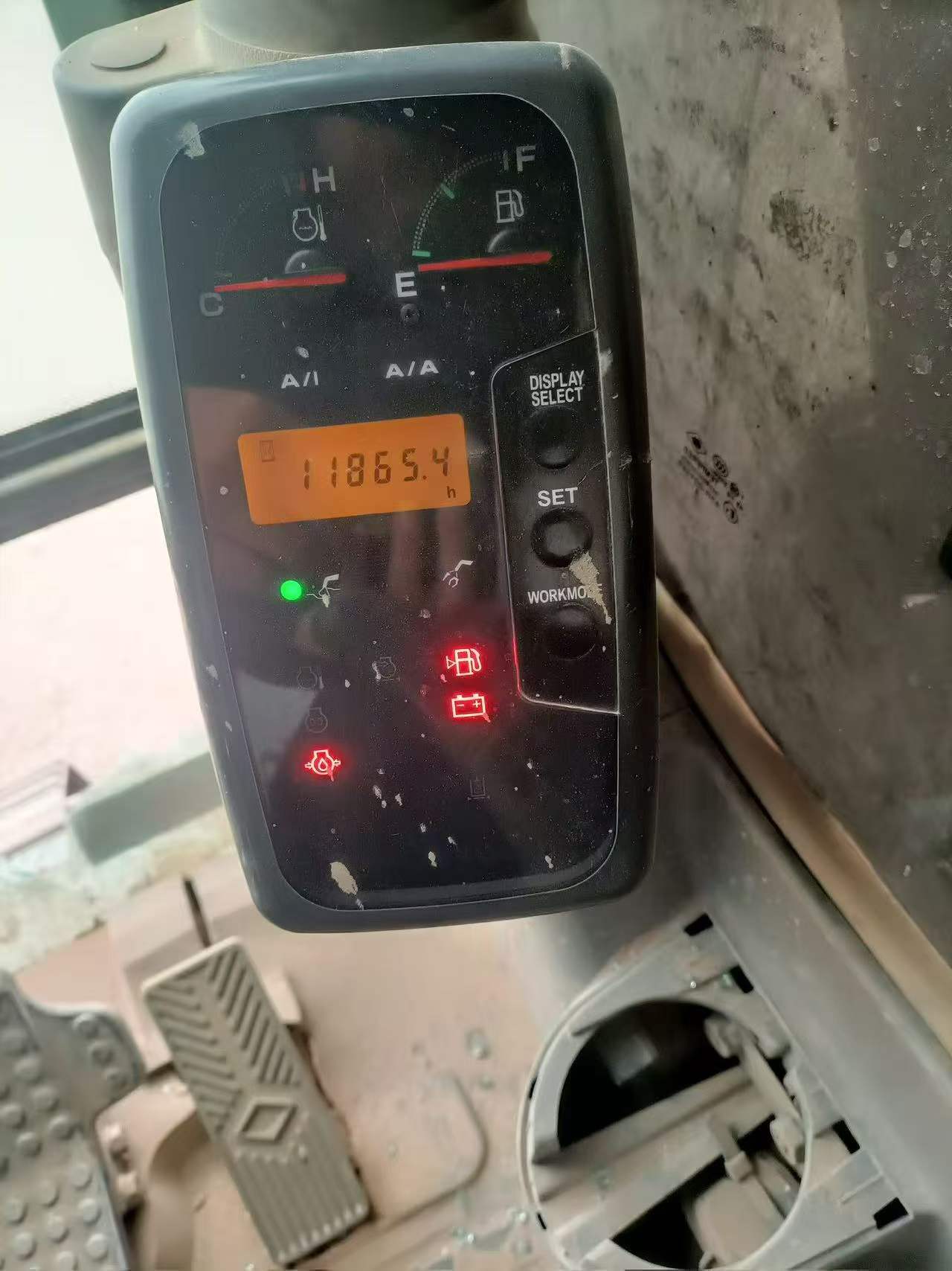 Купить Подержанный Экскаватор Hitachi ZX240 / 3