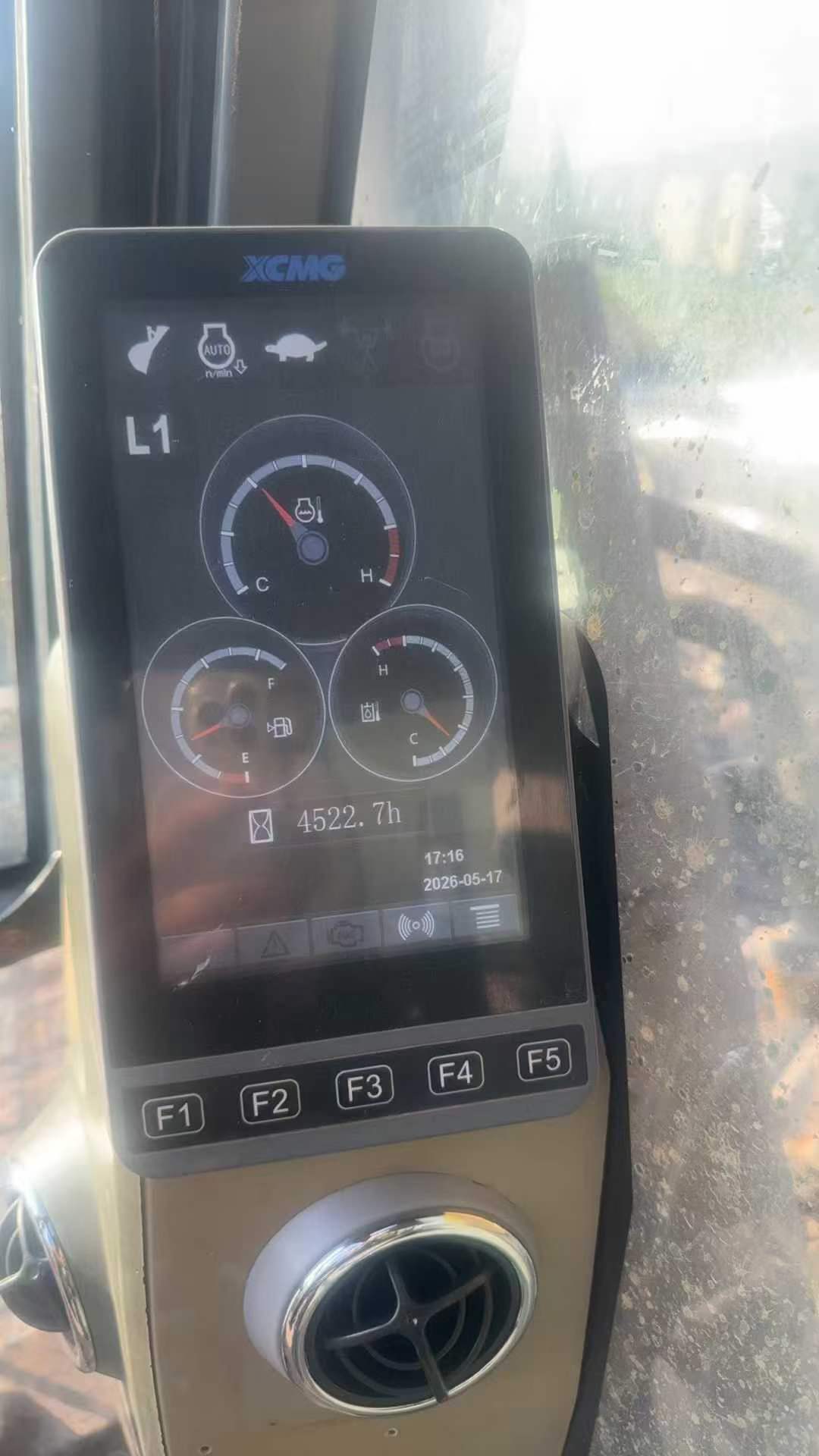 Compre Excavadora XCMG XE370 Usada / 9