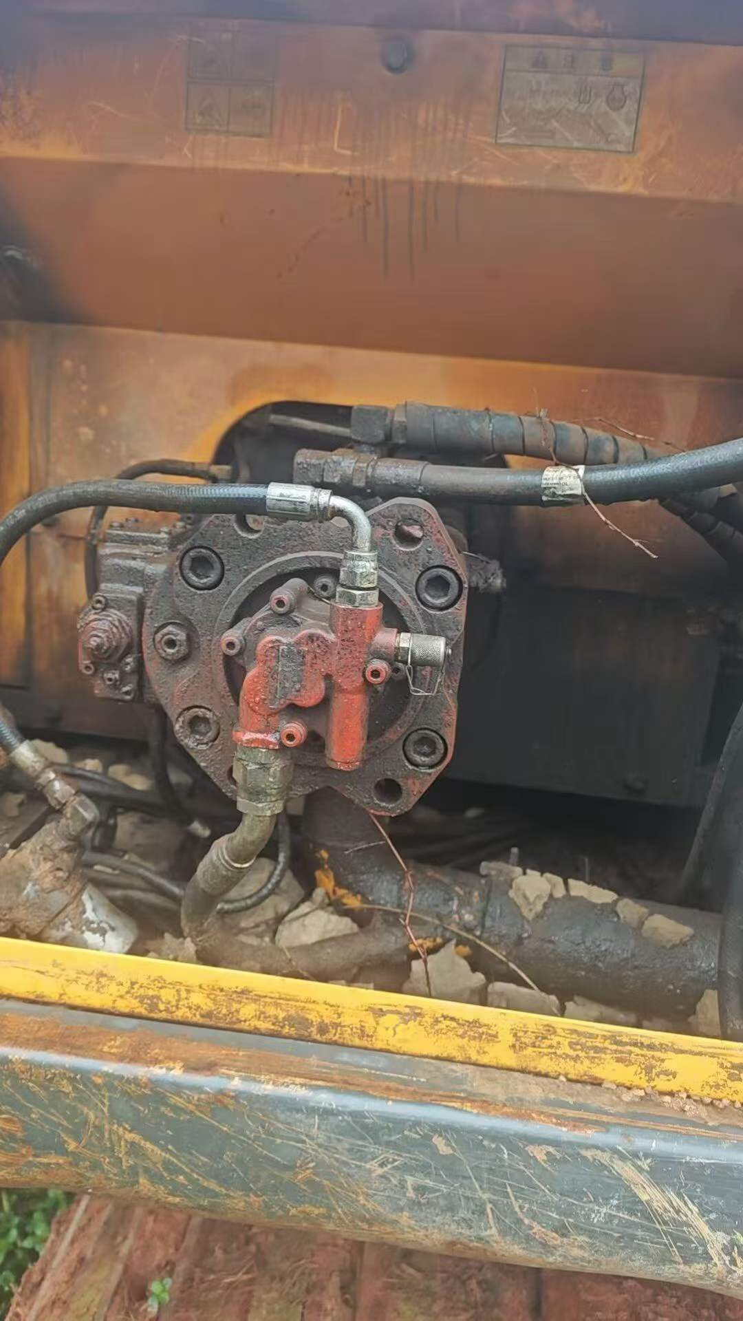 شراء حفارة Hyundai R215-7C مستعملة / 4
