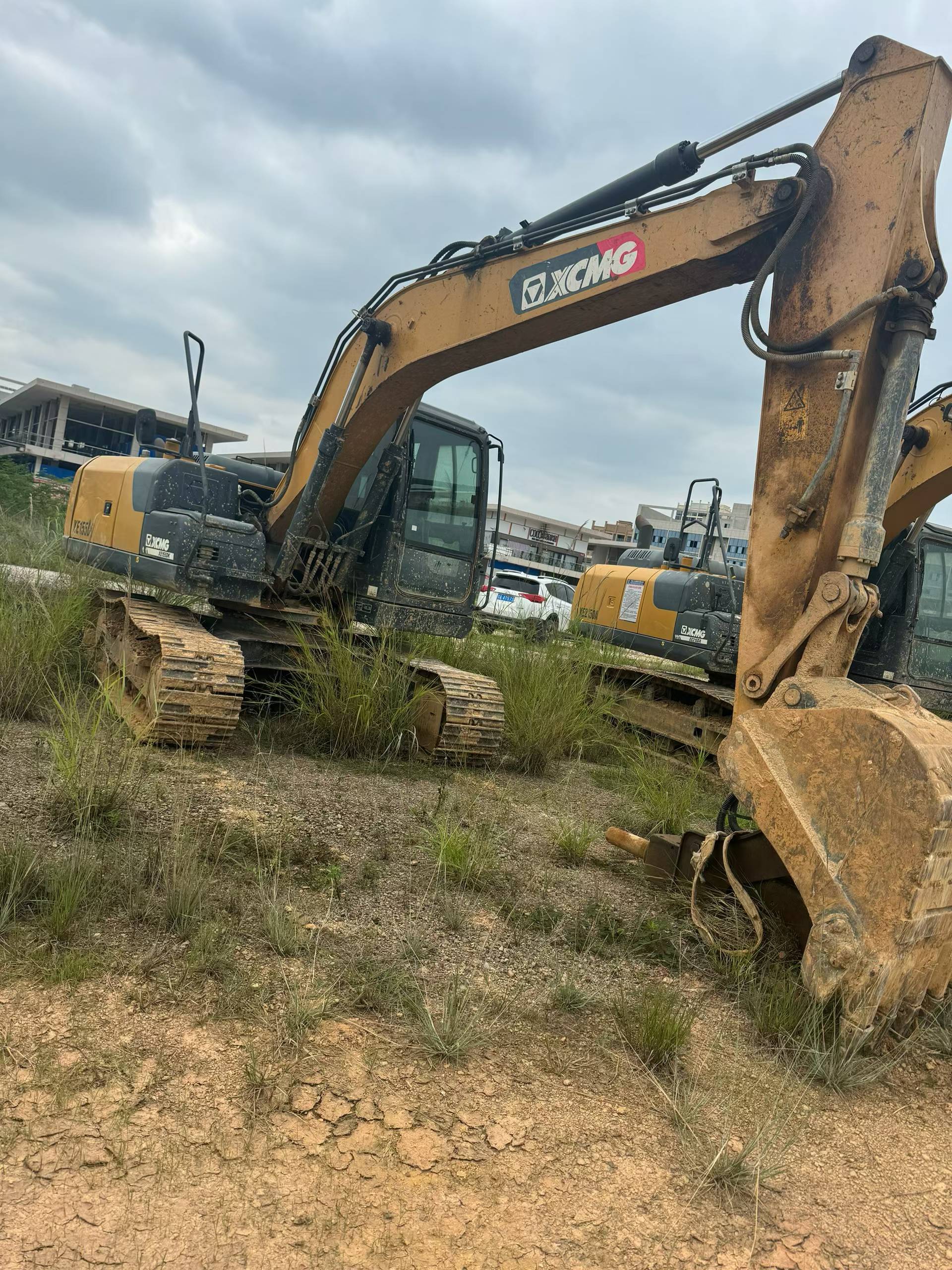Compre Excavadora XCMG XE135B Usada / 3