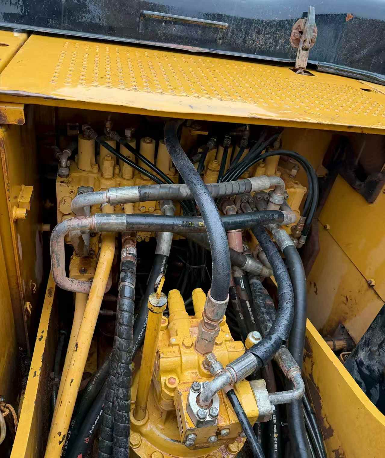 Купить Подержанный Экскаватор Caterpillar 320D / 3