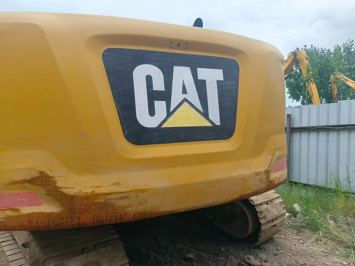 شراء حفارة Caterpillar 323 مستعملة / 4
