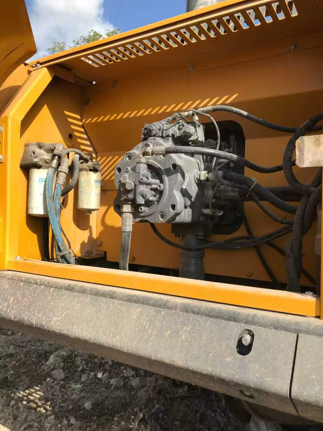 Compre Excavadora XCMG XE370 Usada / 7