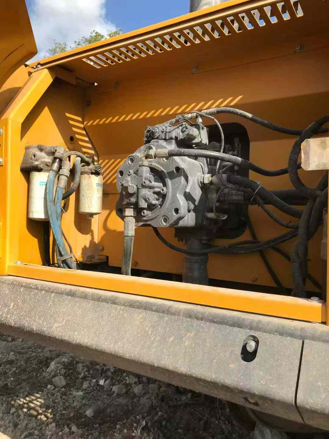 Compre Excavadora XCMG XE370 Usada / 7