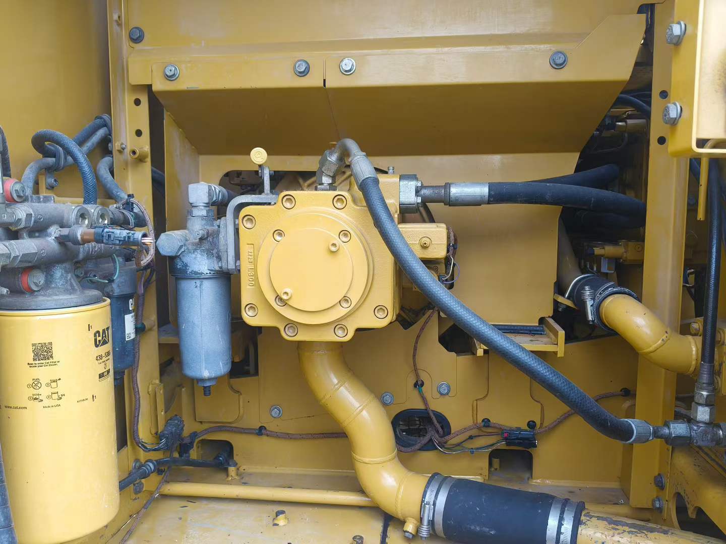Buy Caterpillar 323 Used Excavator / 9 Buy Caterpillar 323 Used Excavator / 9