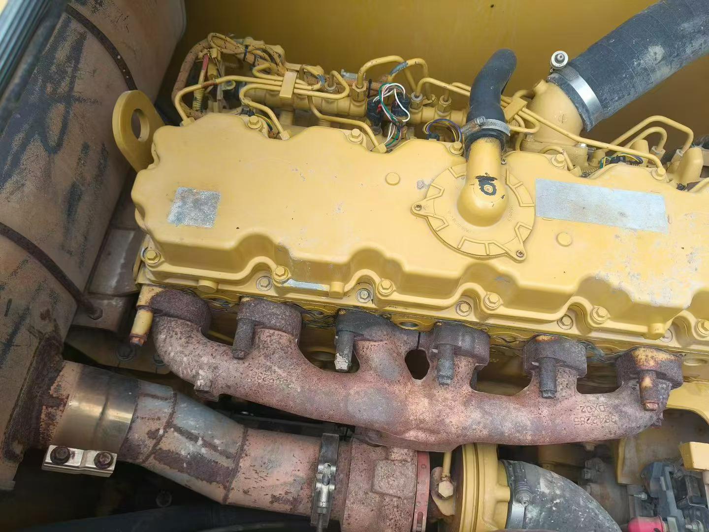 شراء حفارة Caterpillar 323 مستعملة / 6