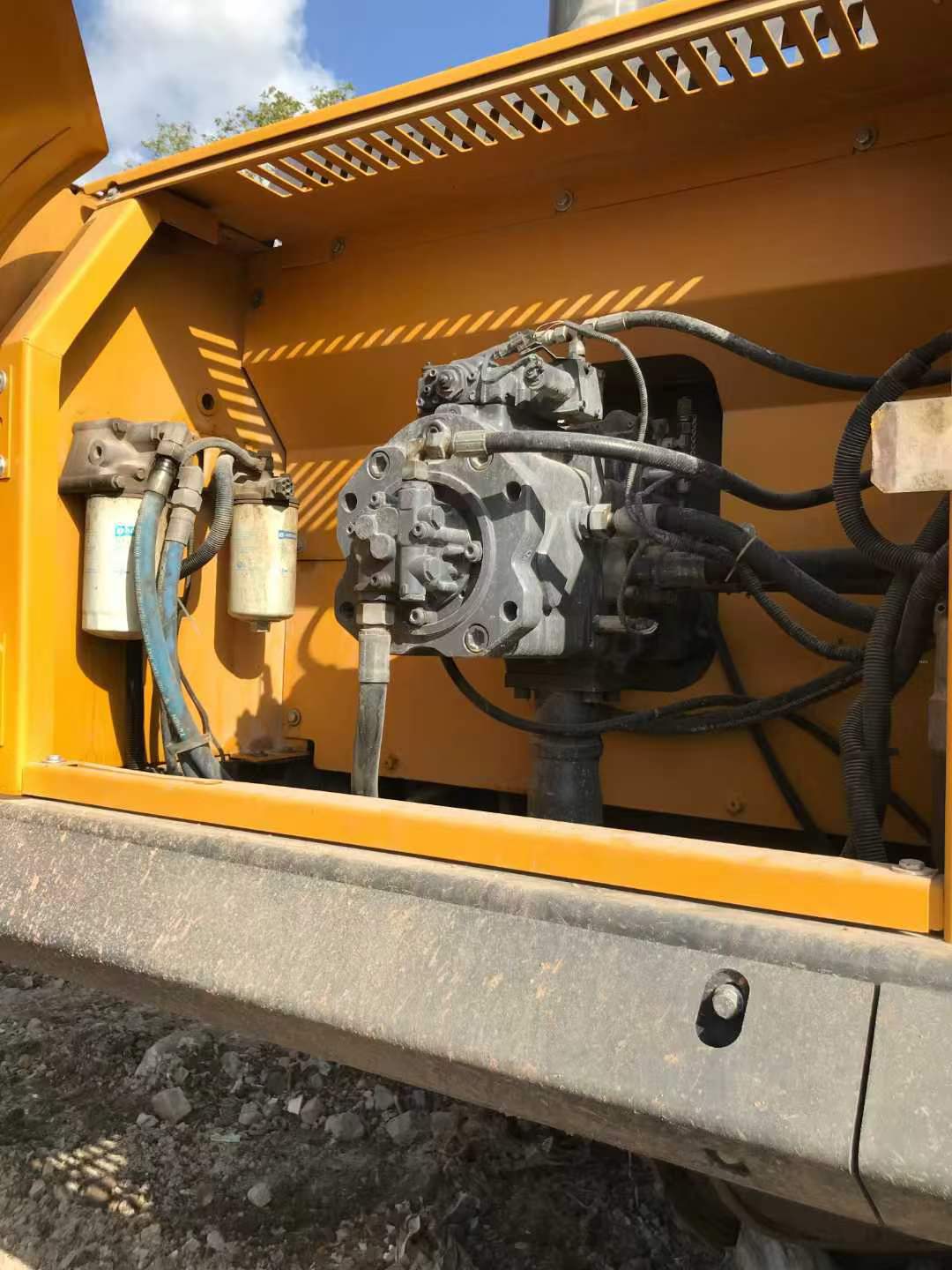 Compre Excavadora XCMG XE370 Usada / 7