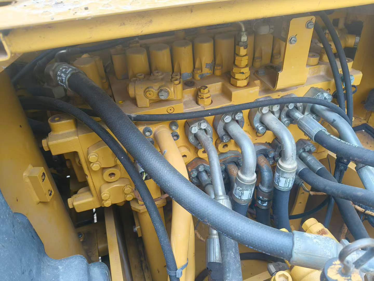 Buy Caterpillar 323 Used Excavator / 5 Buy Caterpillar 323 Used Excavator / 5