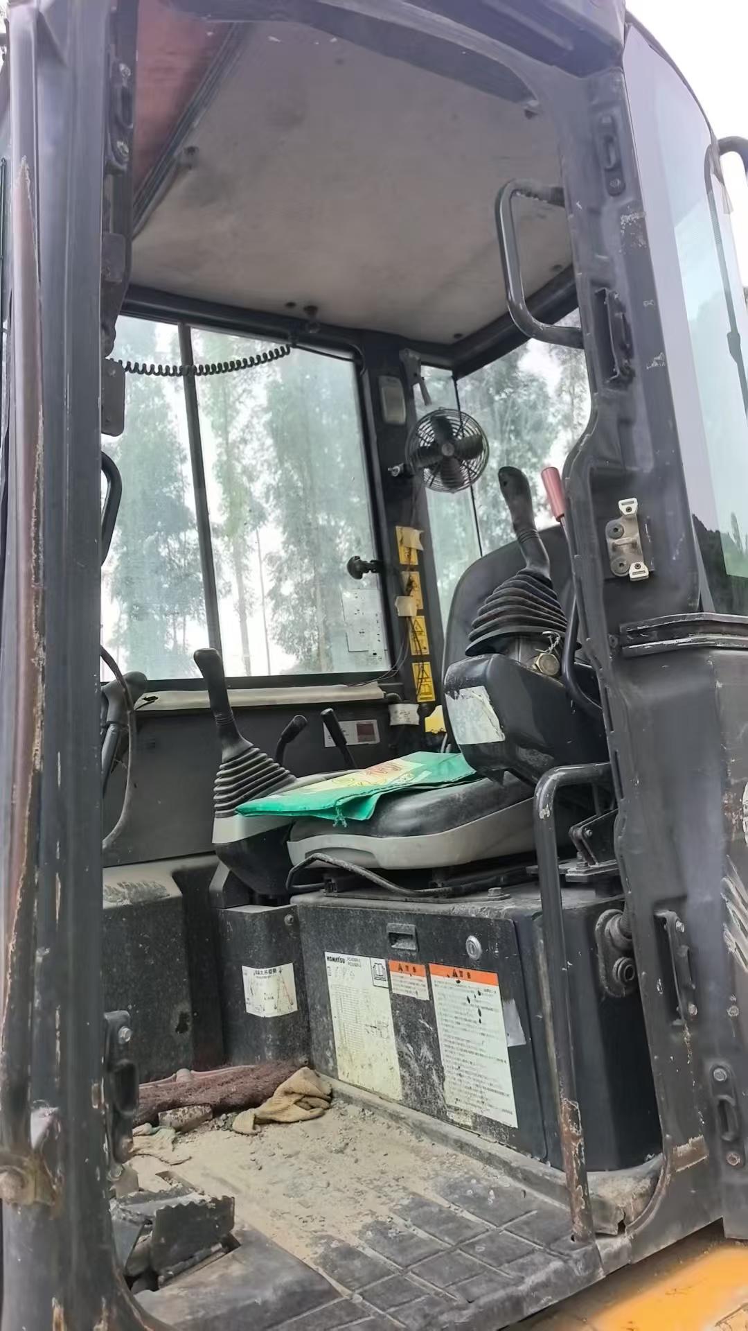 Compre Escavadeira Komatsu PC50MR-2 Usada / 5