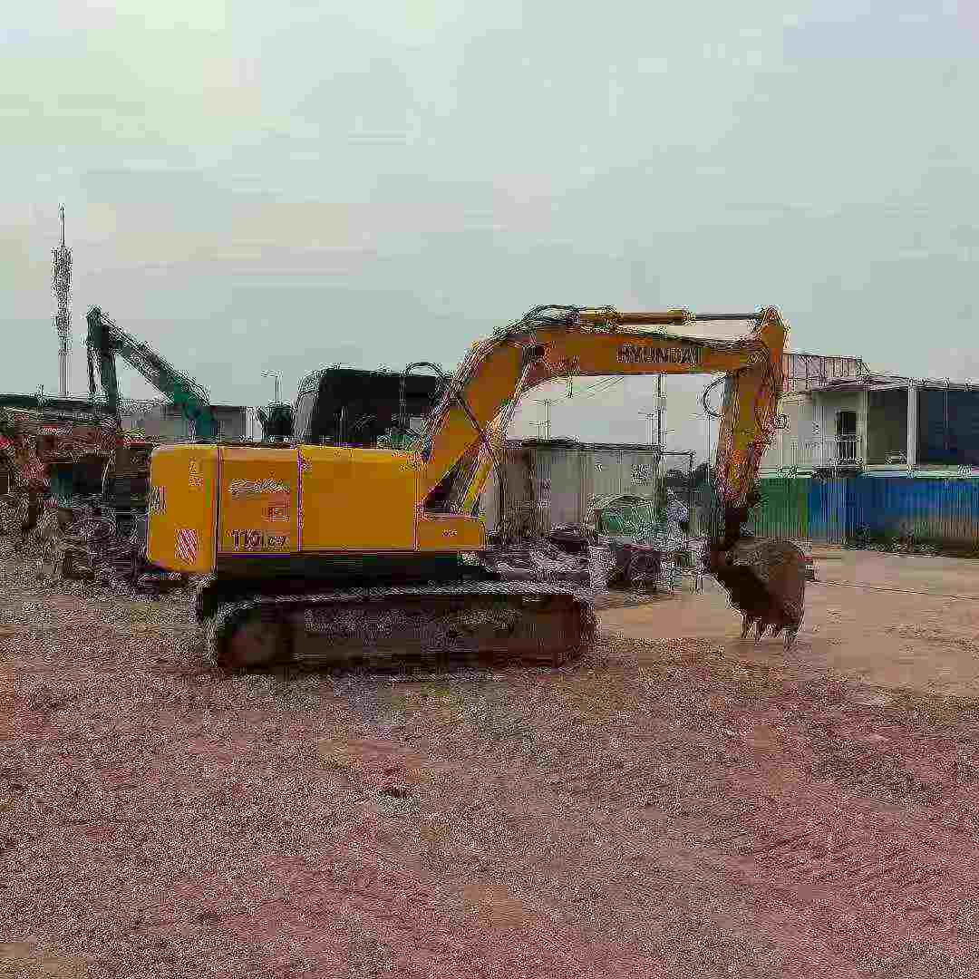 شراء حفارة Hyundai 110LVS مستعملة / 2