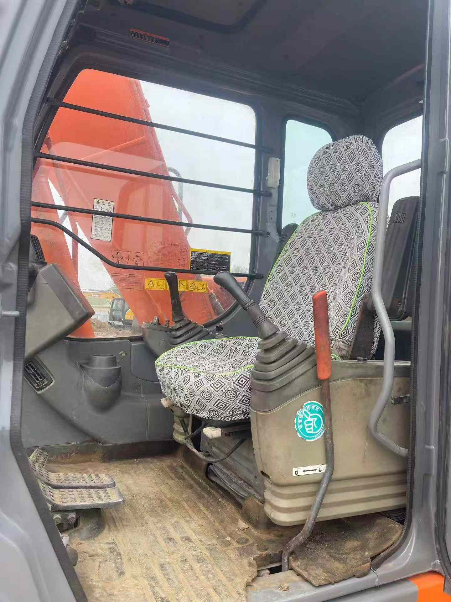 Buy Hitachi EX120-6 Used Excavator / 6