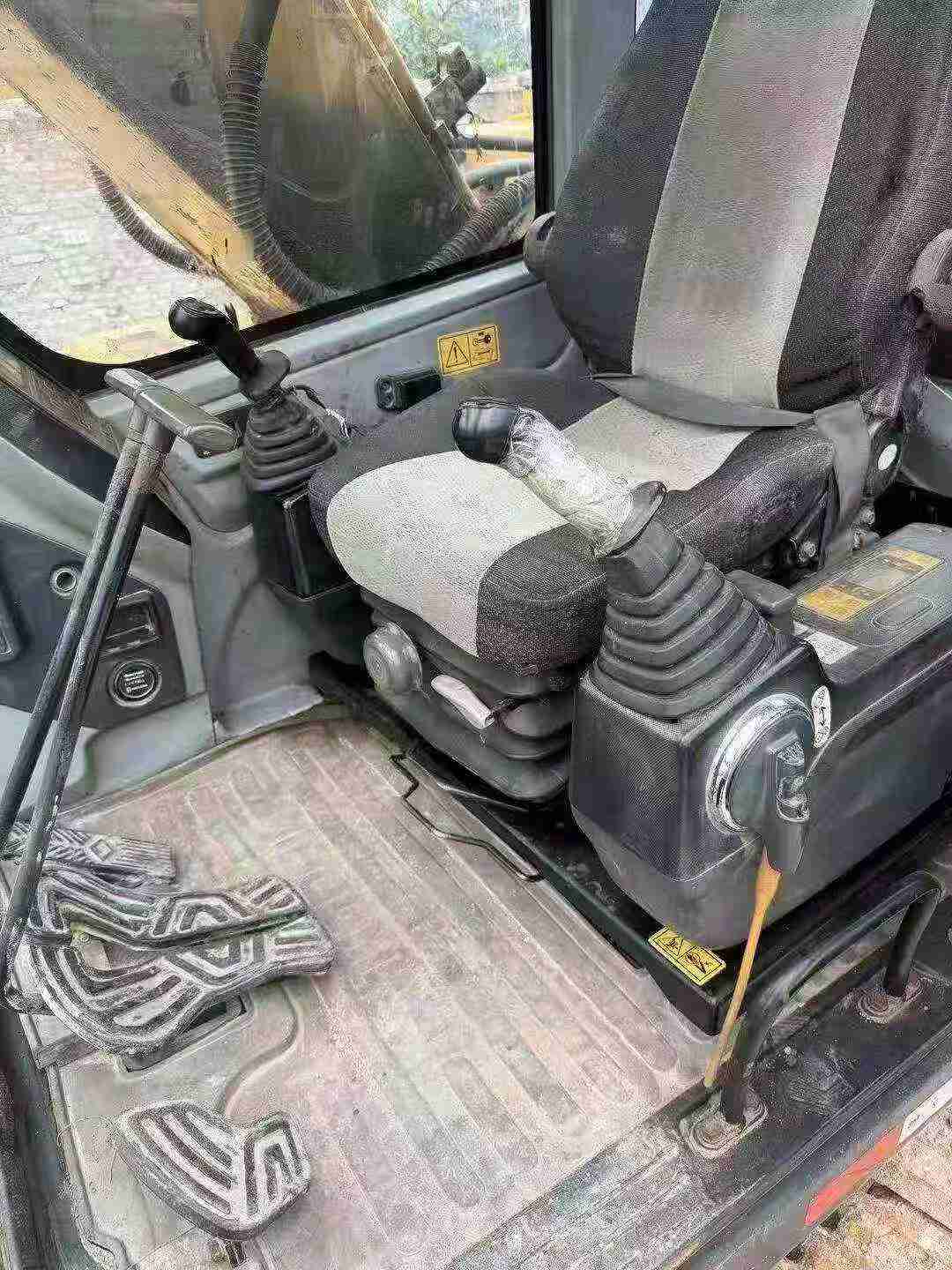 Compre Excavadora Hyundai R215VS Usada / 8