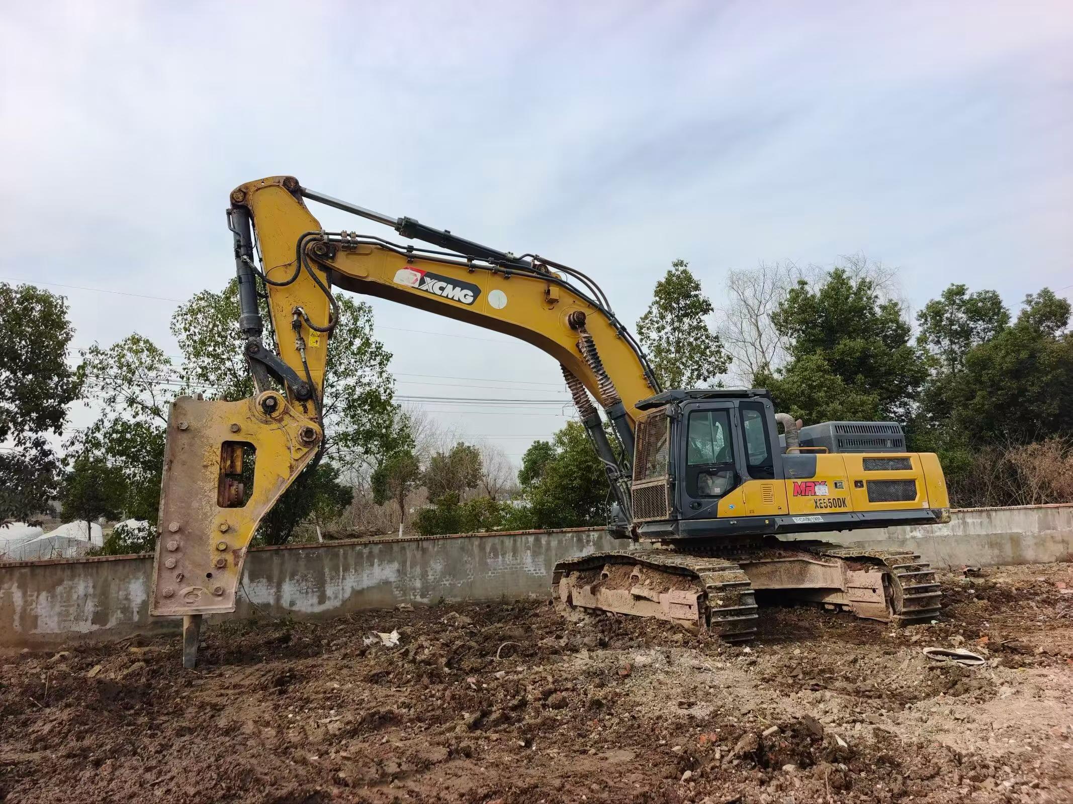 Buy XCMG XE550DK Used Excavator / 5