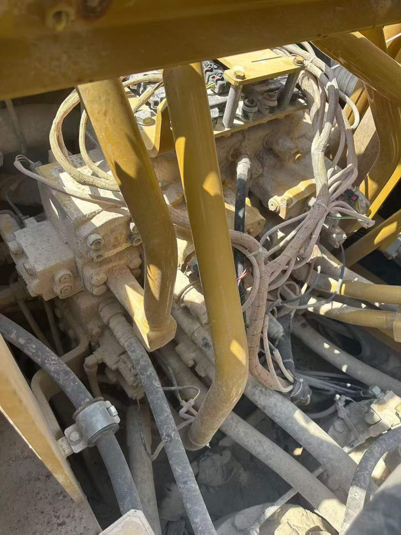 Купить Подержанный Экскаватор Caterpillar 374D / 6