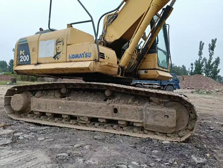 Buy Komatsu PC200-8 Used Excavator / 1