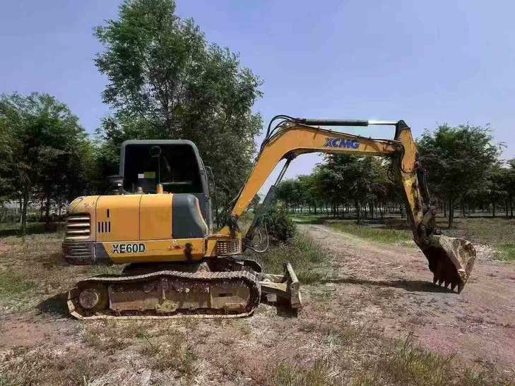 Buy XCMG LW60G Used Excavator / 1