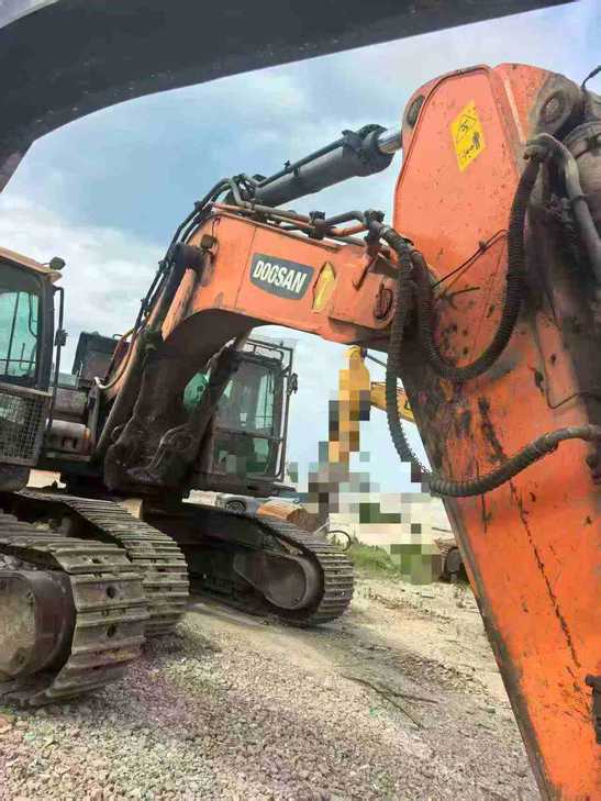 Buy Doosan DX520LC Used Excavator / 1