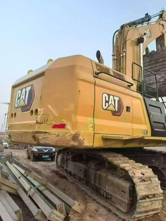 Buy Caterpillar 374D Used Excavator / 1