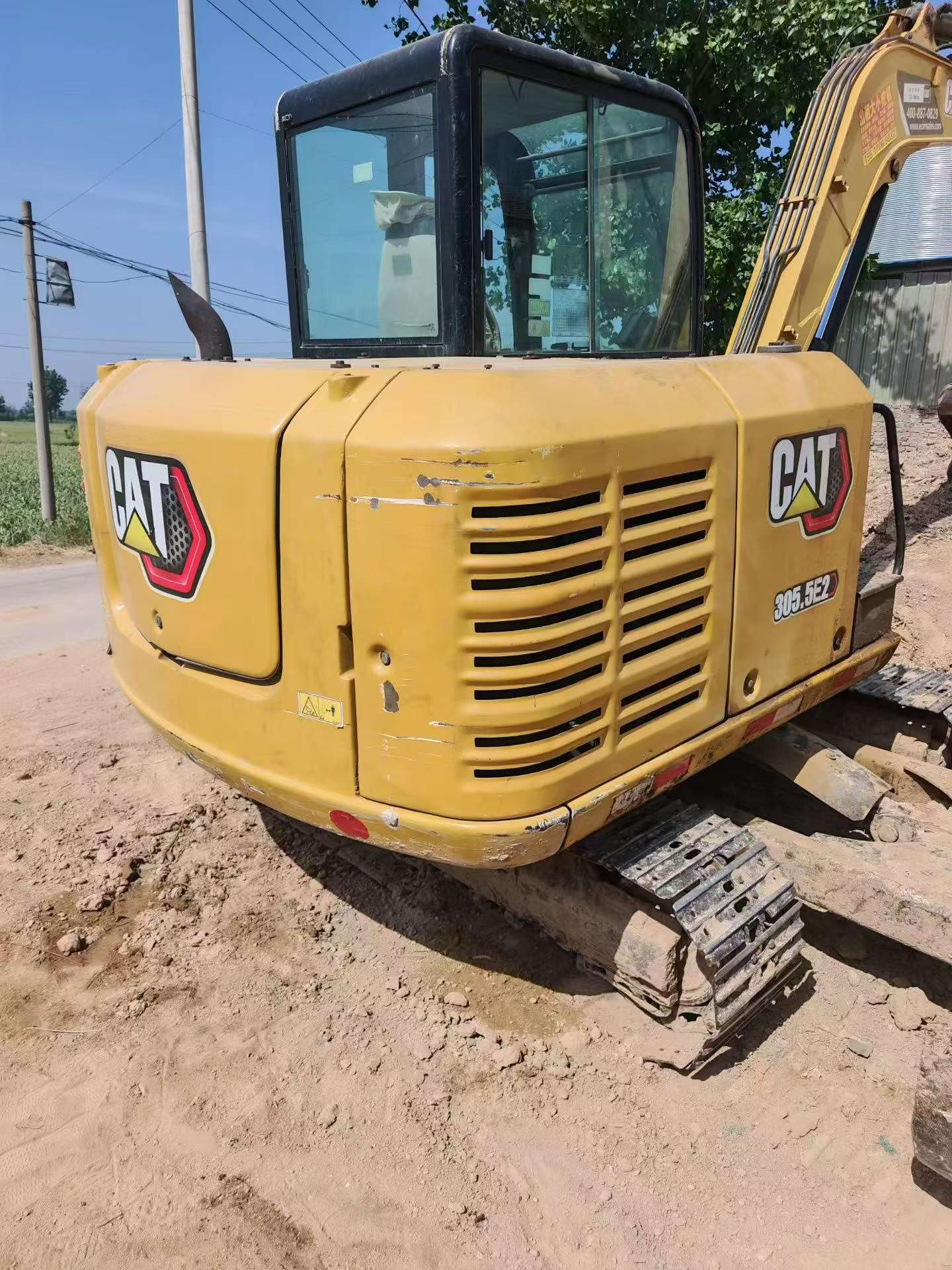 شراء حفارة Caterpillar 305.5 مستعملة / 6