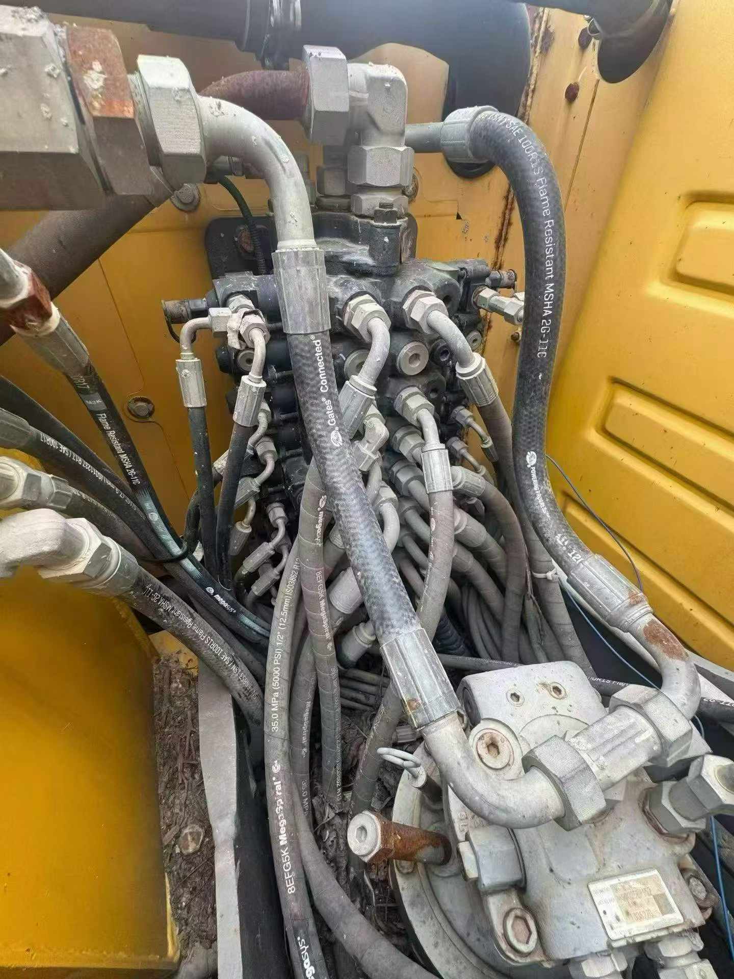شراء حفارة XCMG XE80 مستعملة / 4
